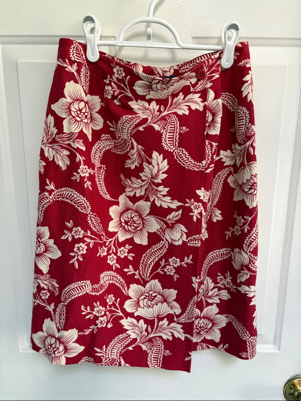 Chelsea Cambell size 8 women's Red Floral A-Line Skirt silk and linen vintage